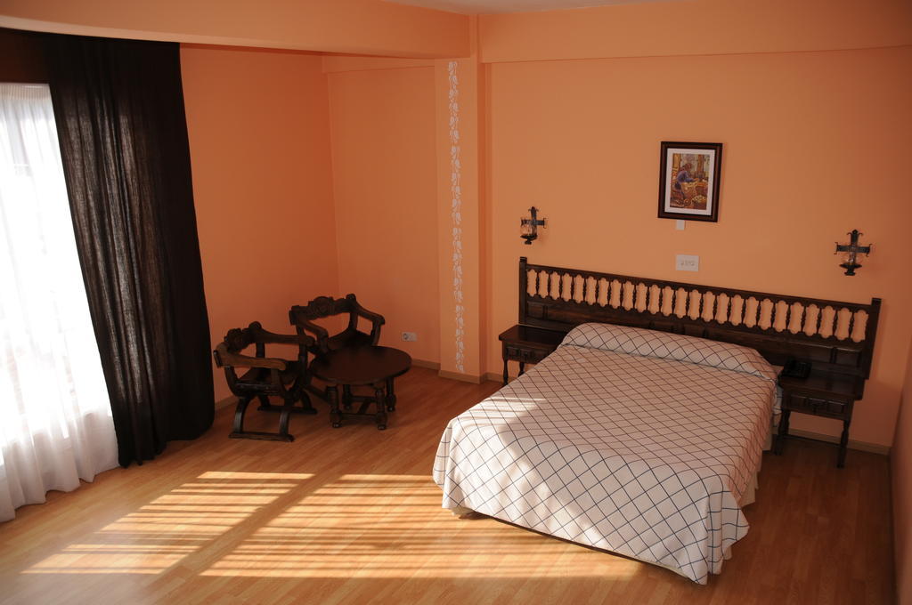 Hotel Eumesa Puentedeume Zimmer foto